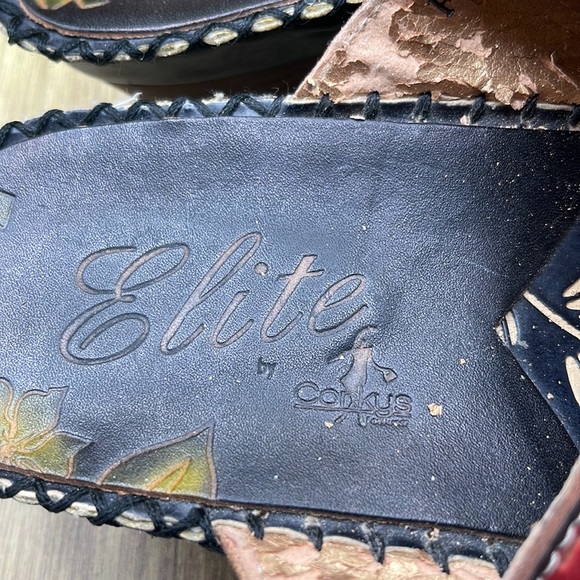 ELITE by Corey’s Folson Embossed Wedge Sandal - 9 (US) - Picture 5 of 8